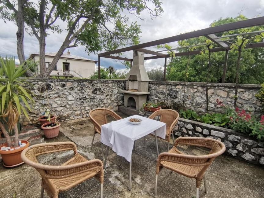Apartman Ane - Bribir ブリビル エクステリア 写真